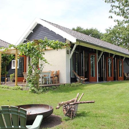 Familiehuis De Betuwe Met Prive Kunstgras Tennisbaan En Sauna Erichem Exterior foto