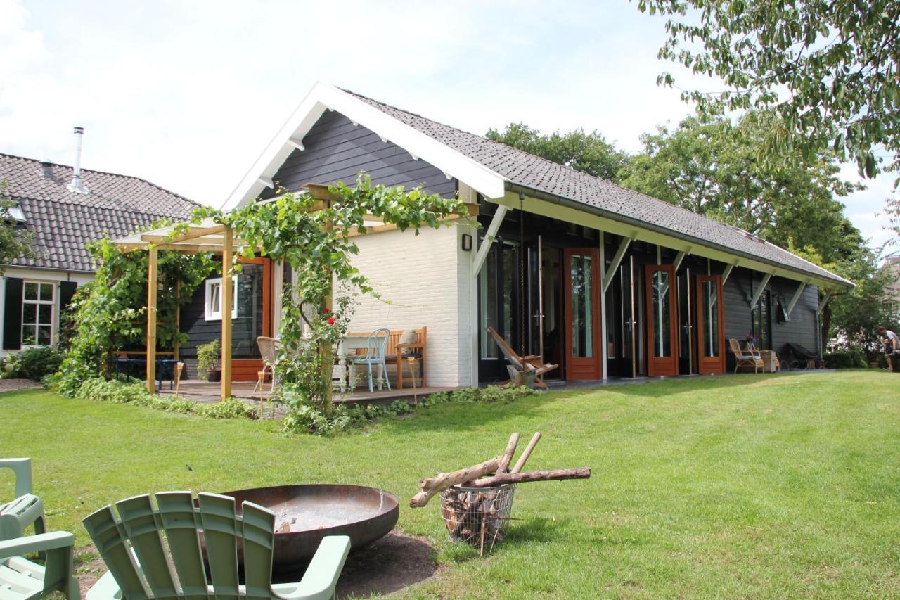 Familiehuis De Betuwe Met Prive Kunstgras Tennisbaan En Sauna Erichem Exterior foto