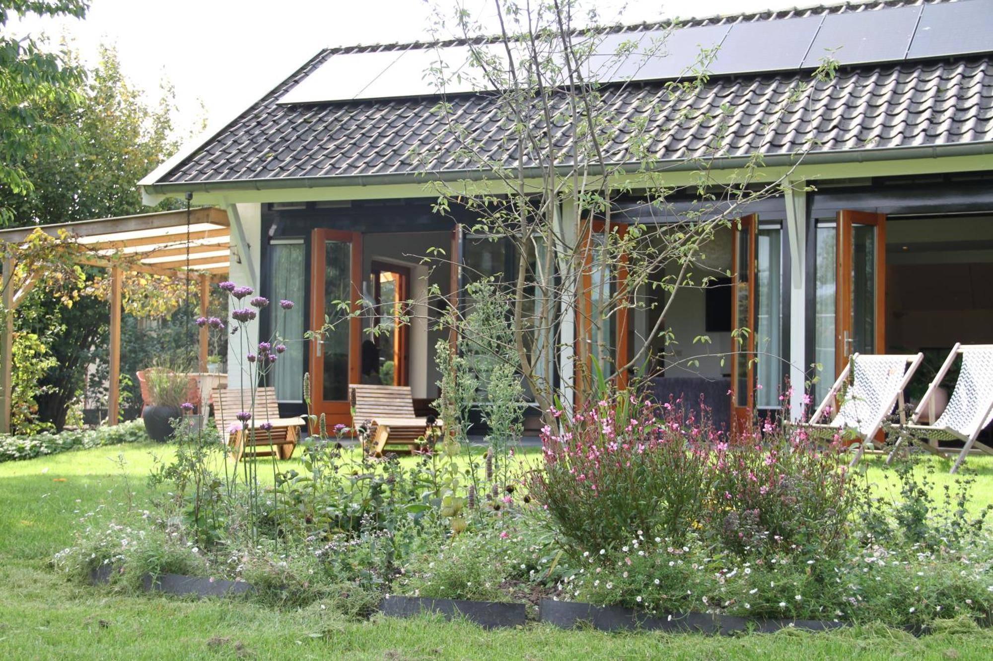 Familiehuis De Betuwe Met Prive Kunstgras Tennisbaan En Sauna Erichem Exterior foto