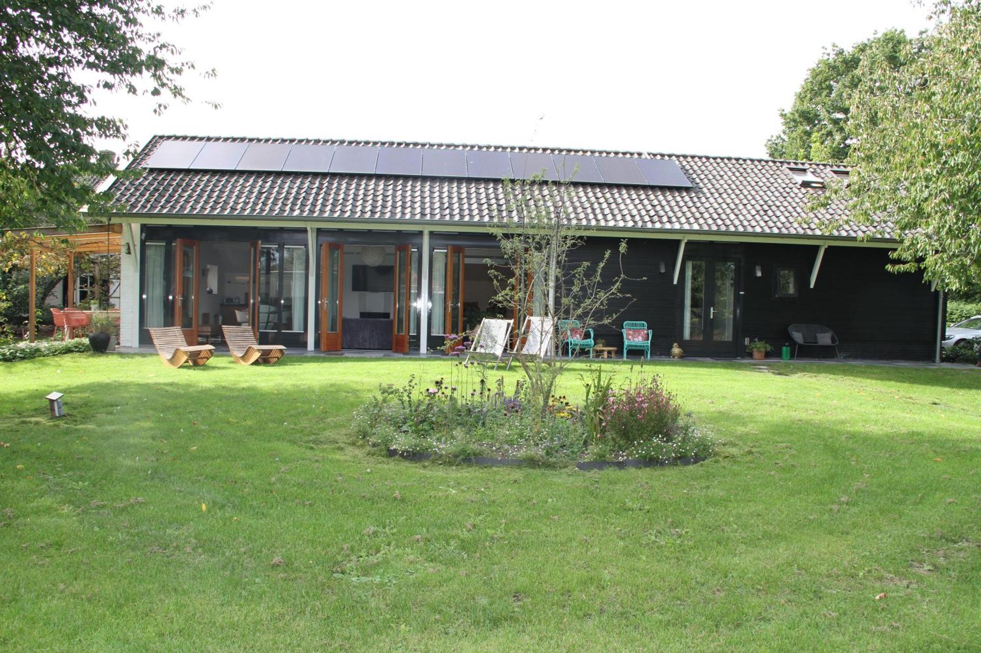 Familiehuis De Betuwe Met Prive Kunstgras Tennisbaan En Sauna Erichem Exterior foto